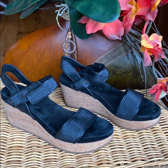 Eileen Fisher Mesh Leather Platform Wedge Sandals - Picture 3 of 8